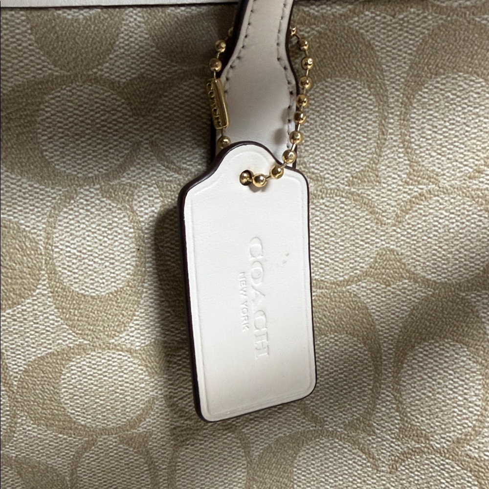 Coach City Tote - Picture 3 of 12
